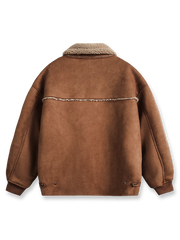 製品画像
「クラシックなレトロワークスタイルとムートン一体デザインを採用した中綿ジャケット。厚手で保温性が高く、中空構造素材により軽量かつ防風性も優れる冬用アウターの全体展示図」

詳細画像
「ムートン裏地と中空構造素材のディテールクローズアップ。優れた保温性、耐久性、防風性を兼ね備えたルーズフィットのレトロなワークデザインジャケット」
