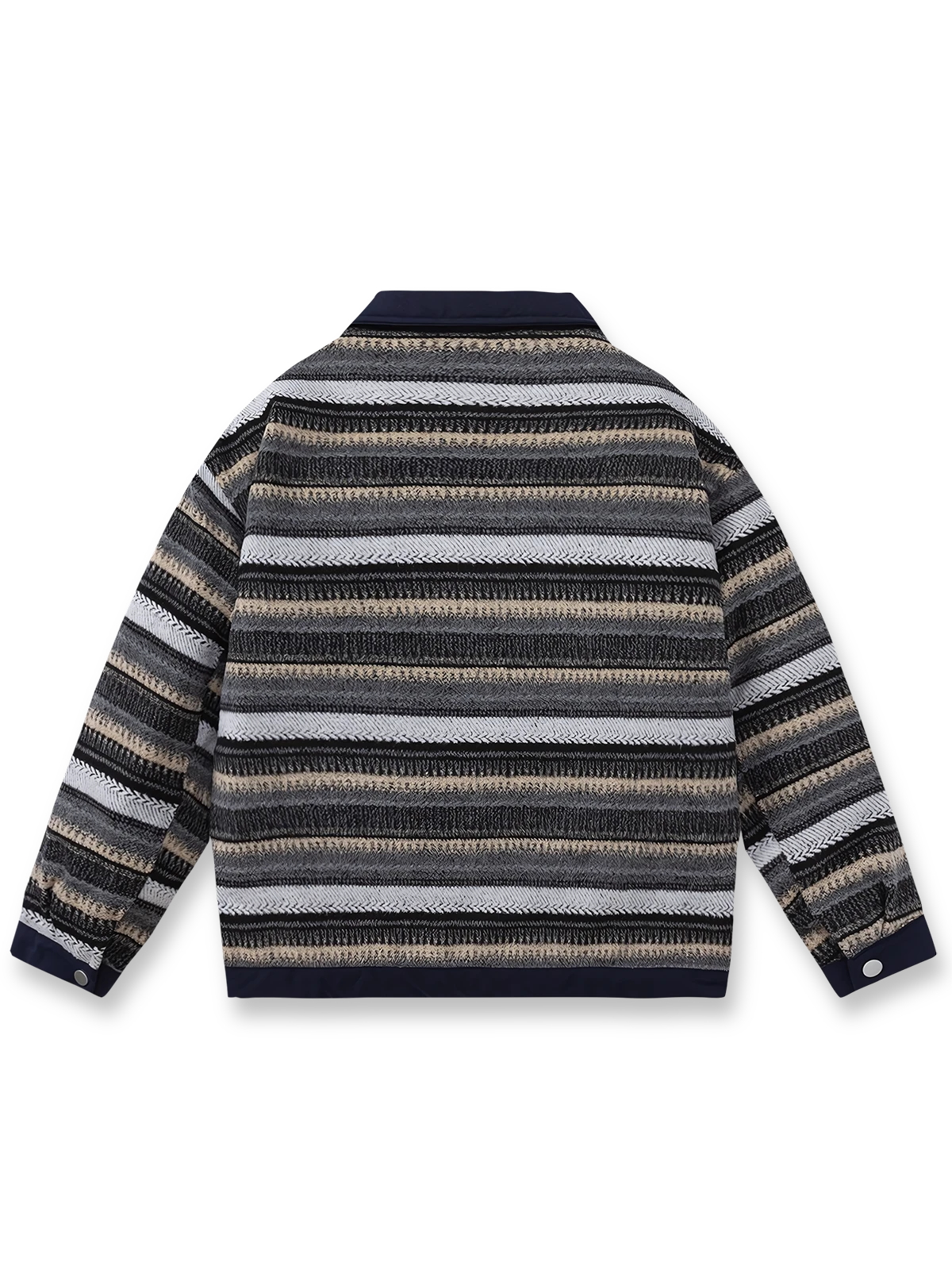 製品画像
「エスニック柄とバイカラーデザインを組み合わせた中綿ジャケット。ルーズフィットのシルエットと保温性に優れたデザインで、冬のコーディネートに最適な個性的なアウターの全体展示図」

詳細画像
「クラシックなエスニック柄とモダンなバイカラーデザインのディテールクローズアップ。防風性を備えた高品質ポリエステル素材を使用し、デザイン性と実用性を兼ね備えたジャケット」