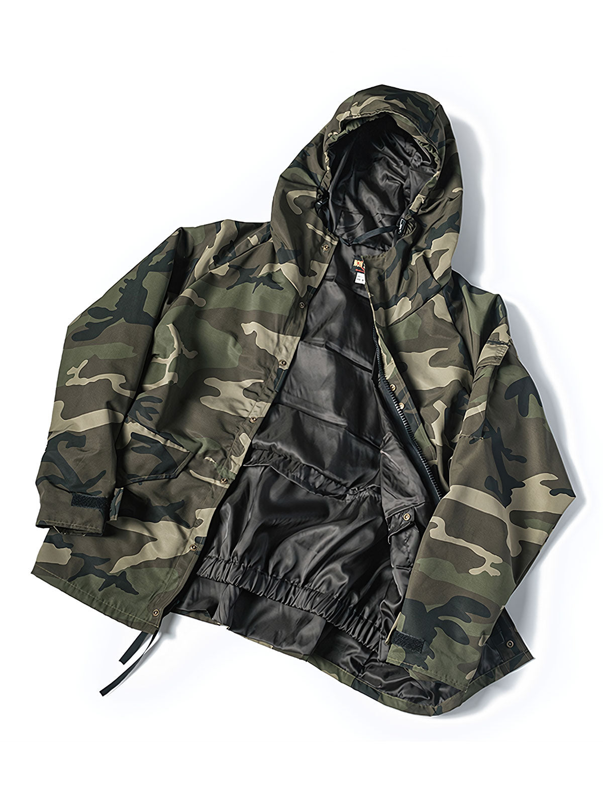 製品画像
多層構造型防寒服、迷彩柄防水ジャケット、ウッドランド迷彩柄、撥水加工、厚手ポリエステル素材、耐久性、アウトドアジャケット、寒冷地対応、風雨対応、耐久性の高い素材。

詳細画像
10号IDEALナイロンジッパー、大型ジッパー、カスタムナイロン製スナップボタン、防風性、耐久性、アウトドアジャケットのディテール、実用的なデザイン。
