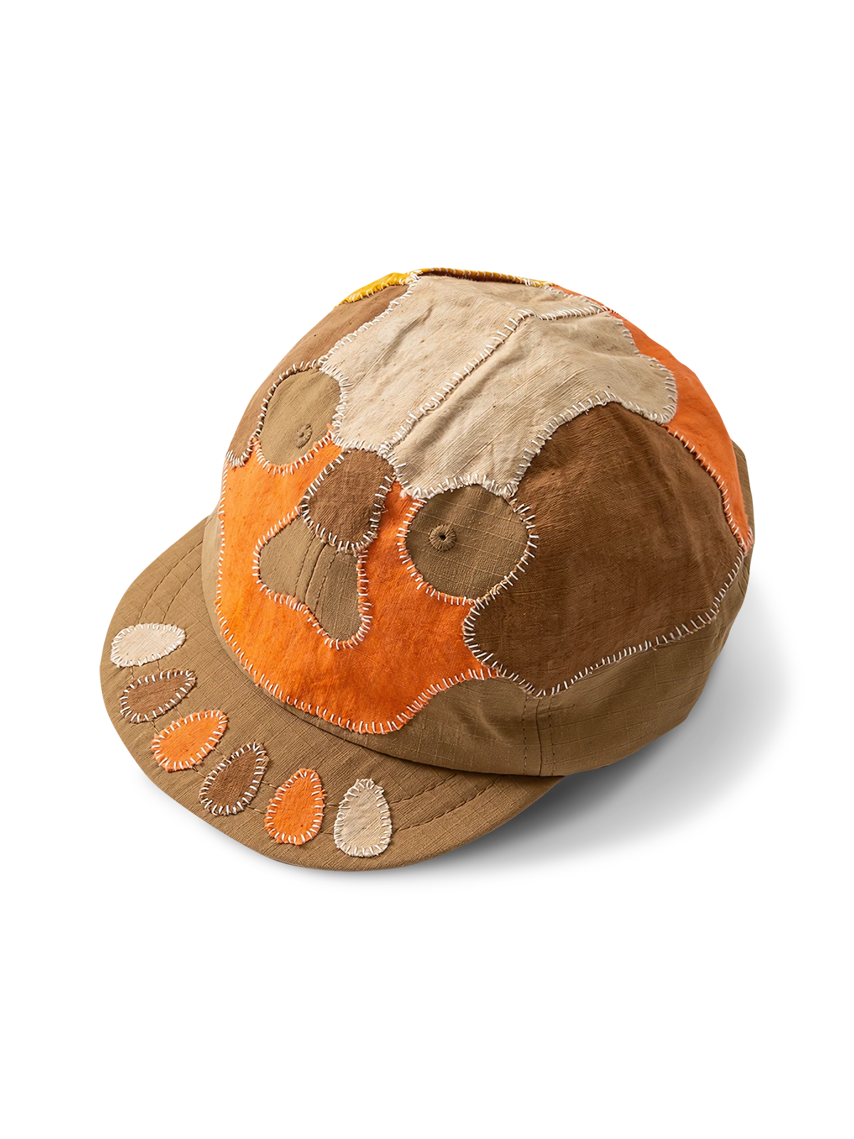 製品画像: 柿渋染め ハンドメイド パッチワーク 刺し子 スカル キャップ。伝統的な染色技術とスカルモチーフのパッチワークデザインが特徴的なキャップの正面全体展示図。

詳細画像: 丁寧な刺し子技術とスカルデザインのパッチワークディテール、自然な粒子感を引き立てる水洗い染色加工のクローズアップ。