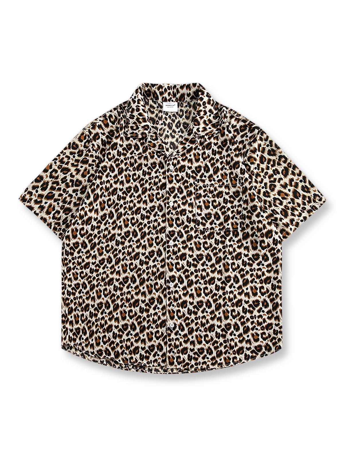 PESSOA レオパード柄キューバカラーショートスリーブシャツ全体を展示、その魅力的なデザインが強調されています。