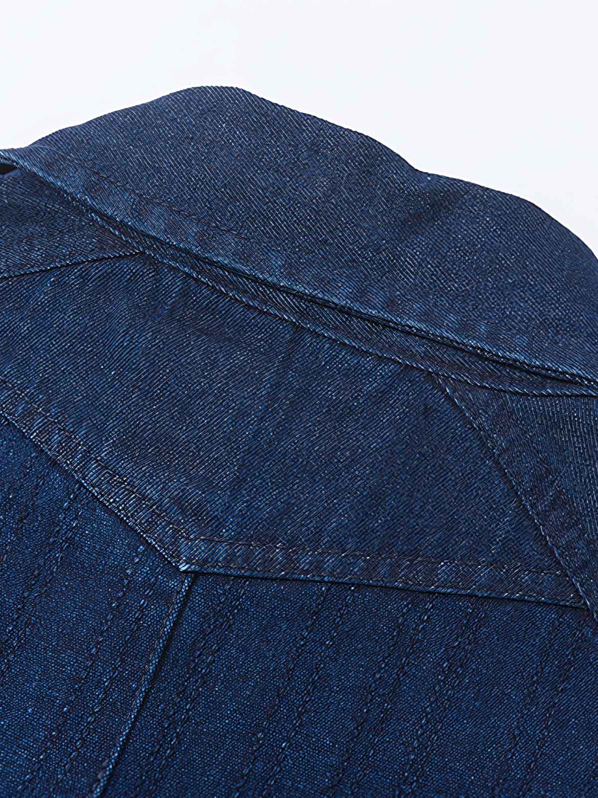 パッチワークと藍染ディテールのクローズアップ