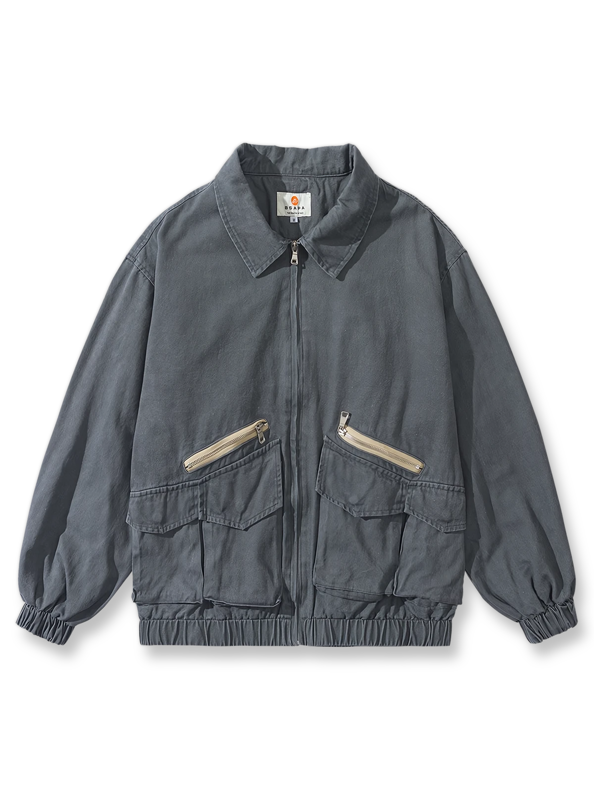 製品画像: マルチポケットワークジャケットのウォッシュドコットン素材フロントビュー
詳細画像: ジッパーデザインとワークポケットのディテール特写