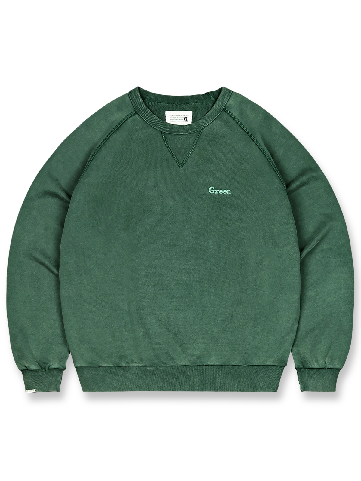 製品画像
「N.COLOR懐かしさの色シリーズの色落ち加工スウェット全体イメージ。420g厚手コットン生地とスノーウォッシュ加工が特徴で、レトロカラーがヴィンテージスタイルを引き立てる一着。」

詳細画像
「胸元の英文字プリントとスノーウォッシュ加工による色落ち感が際立つ生地のディテールクローズアップ。柔らかな肌触りと褪色の質感が魅力。」