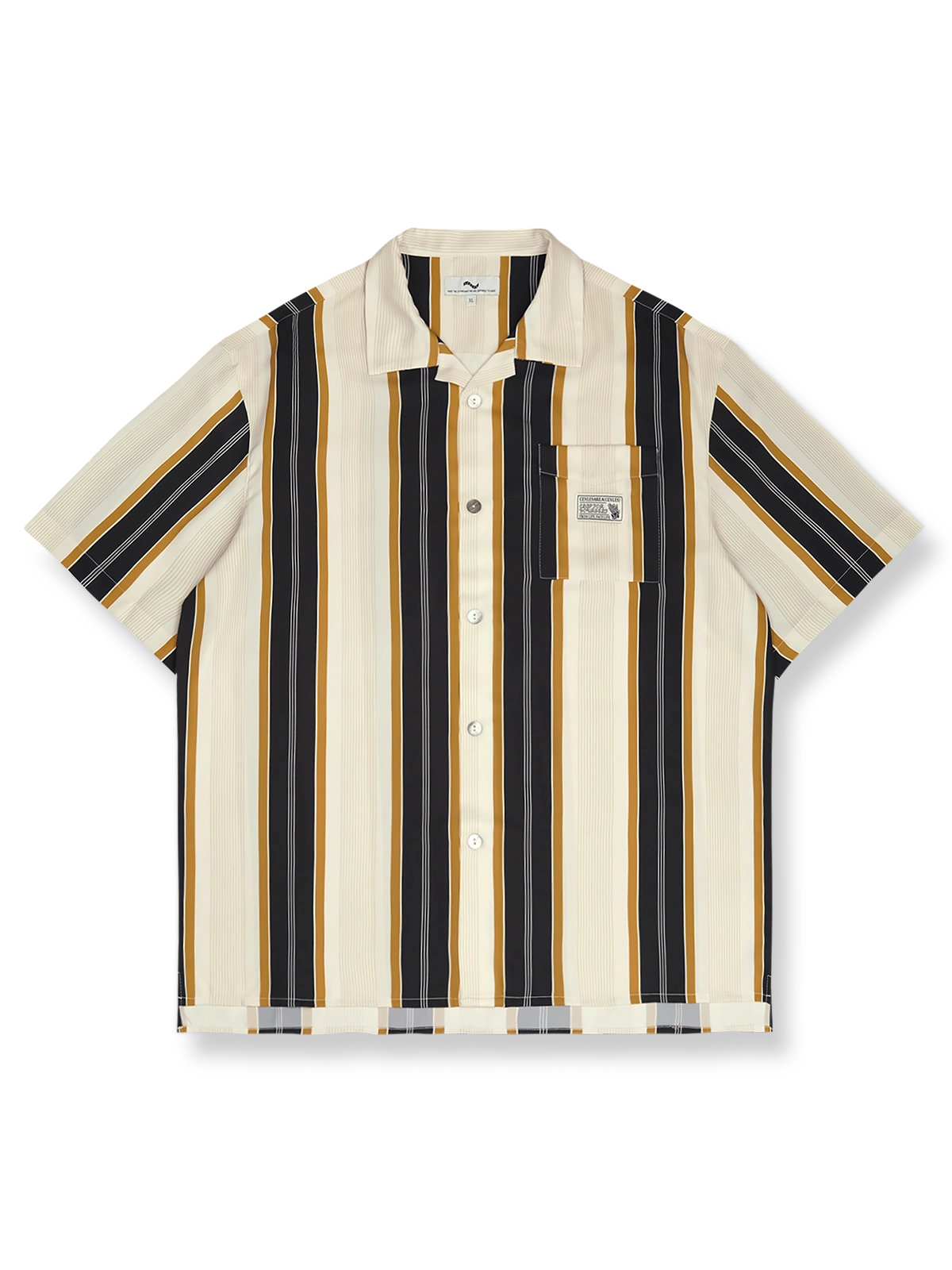 大胆な色使いとクラシックなストライプパターンが特徴のレトロスタイルの日本風ストライプハワイアン半袖シャツ。ゆったりとしたデザインで、着用時の快適さと自由度を提供します。