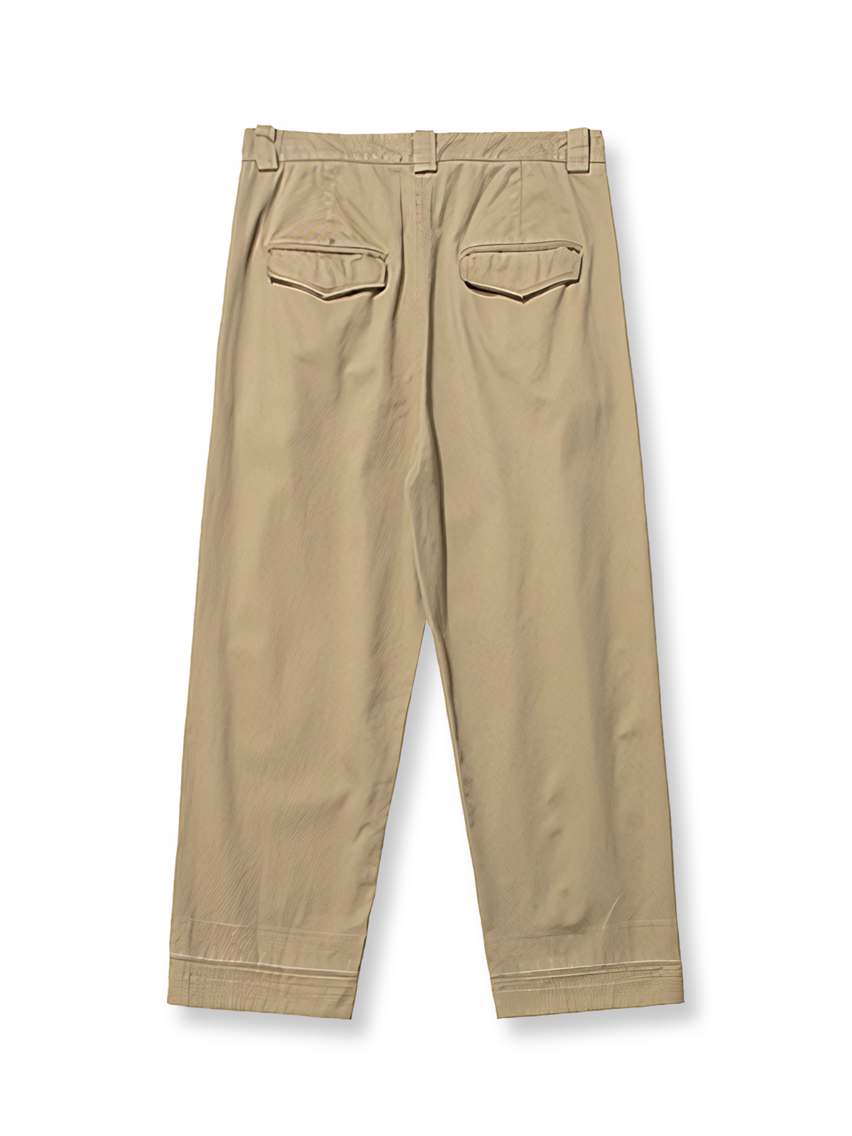 製品画像: サンドウォッシュ加工を施した九分テーパードカジュアルパンツ全体展示、ヴィンテージ風の質感とクラシックなストレートカット
詳細画像: ウエストのプリーツディテールとサンドウォッシュ加工のクローズアップ、自然な色褪せ感と立体感を強調