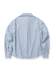 製品画像: インテリ風のチェック柄デザインとネクタイディテールが特徴の100%コットンシャツ全体展示、優雅でヴィンテージ感あふれるスタイル
詳細画像: チェック柄の細部とネクタイデザインのクローズアップ、インテリ風のディテールが強調された部分