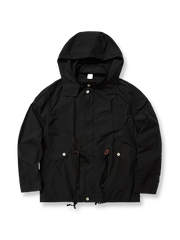 製品画像: シワ加工とウォッシュ加工を融合させたアメリカンヴィンテージスタイルのマウンテンパーカー全体展示、ルーズフィットデザインとフード付き
詳細画像: シワ加工とウォッシュ加工によるヴィンテージ感のあるディテール、ジッパーとボタンディテールのクローズアップ、ウエストのドローコード調整部分