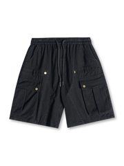 グレーの石磨きワークショーツ、側面と前面に大きなカーゴポケット、ドローコード付きゴムウエスト