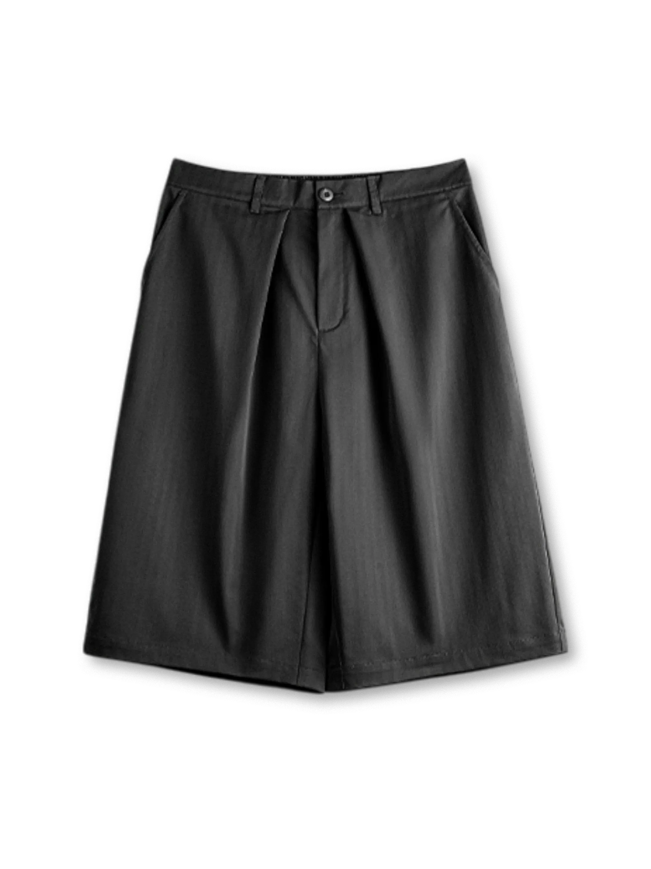 Aラインのゆったりシルエットが特徴の七分丈ショーツ全体像（カーキまたはブラック）。