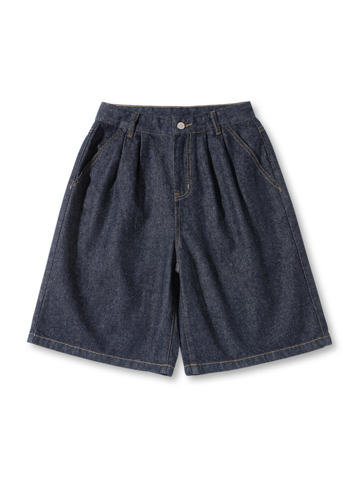 ダブルタックが特徴のワイドデニムショーツ全体像
