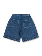  ３色展開のマルチポケットショーツ（ブラック／デニムブルー／オフホワイト）