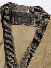 詳細画像：チェック柄と襟元デザインのディテール