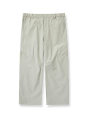 製品画像: アウトドアハイキングシェルパンツ全体展示 - アウトドアやスポーツに最適な機能的なデザイン。
詳細画像: 異形カッティングとジップポケットのディテール展示 - 立体感のあるビジュアルと収納力。