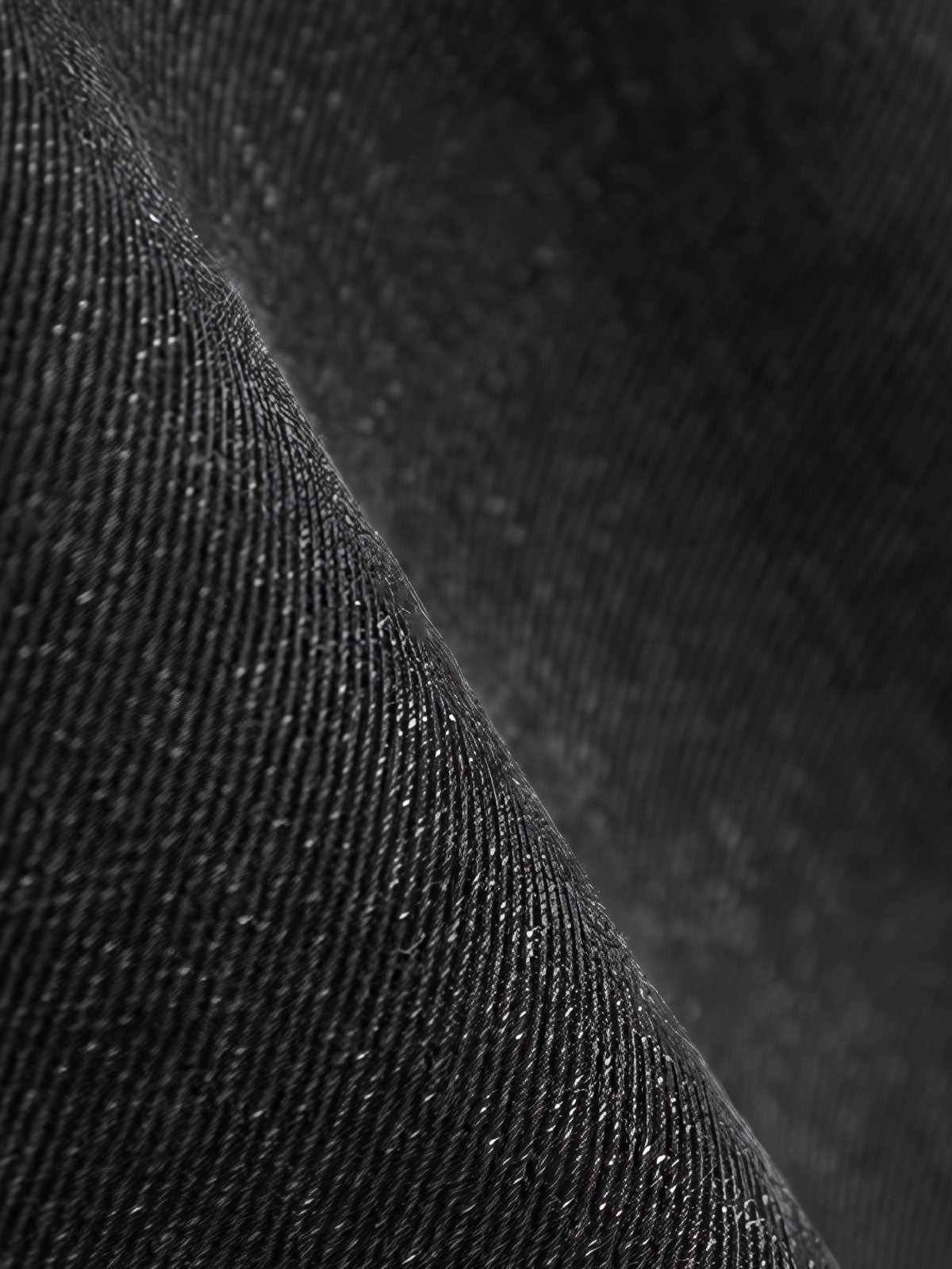 製品画像: アメリカンヴィンテージ ワイドデニムパンツの全体展示。高品質な13OZデニムを使用した、酵素洗い加工でヴィンテージ感を引き立てたデザイン。

詳細画像: 酵素洗い加工とデニムの質感ディテールの特写。繊細な質感と自然なヴィンテージトーンが強調されており、素材感が伝わる画像。