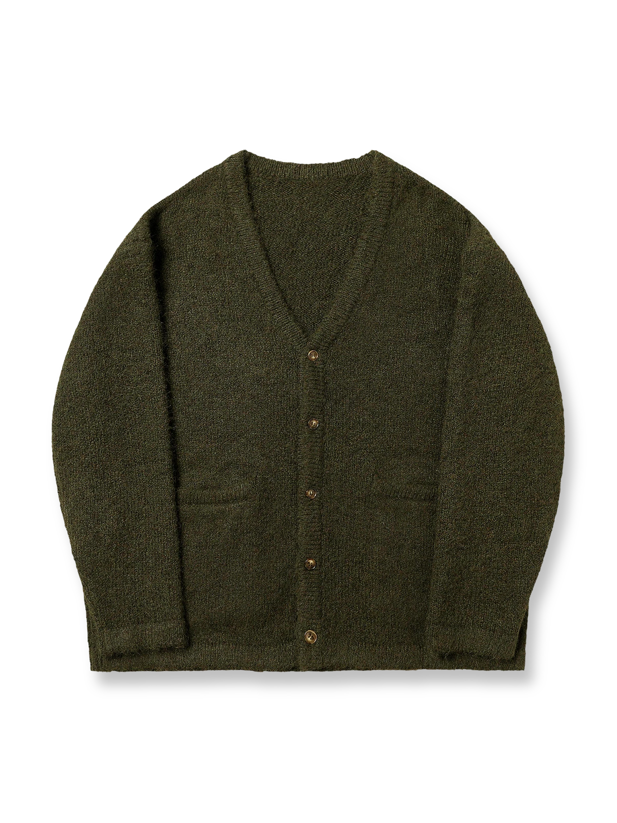 製品画像: アルパカロングヘア混紡ニットセーターの全体展示。クラシックなオープンカラーデザインとケーブル編み模様が特徴で、レトロ感と暖かさを演出するエレガントな一着。

詳細画像: ニットのケーブル編み模様と木製ボタンのディテール特写。温かみのある素材とクラシックなデザインが、日常的に使える上品さを引き立てます。