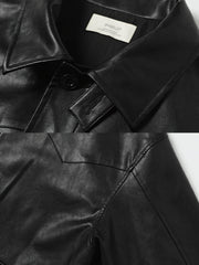 ジャケットの素材感と袖口ディテールの展示