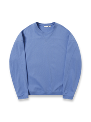 製品画像: 420gヘビーウェイト生地を使用したレトロなアメカジクルーネックスウェットの正面展示。シンプルでありながらクラシックなデザインを強調したアメカジスタイルの魅力を伝えます。

詳細画像: スウェット内側の起毛加工ディテール特写。高密度のヘビーウェイト生地と優れた保温性、柔らかな肌触りを強調し、製品の質感を強調。