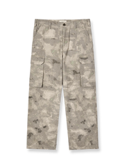 製品画像: ツリーカモ柄のストレートカーゴパンツ全体展示、100%ウォッシュドスラブコットン素材のヴィンテージ感が特徴的なデザイン
詳細画像: カーゴポケットの機能性とツリーカモデザインのディテールに焦点を当てた特写