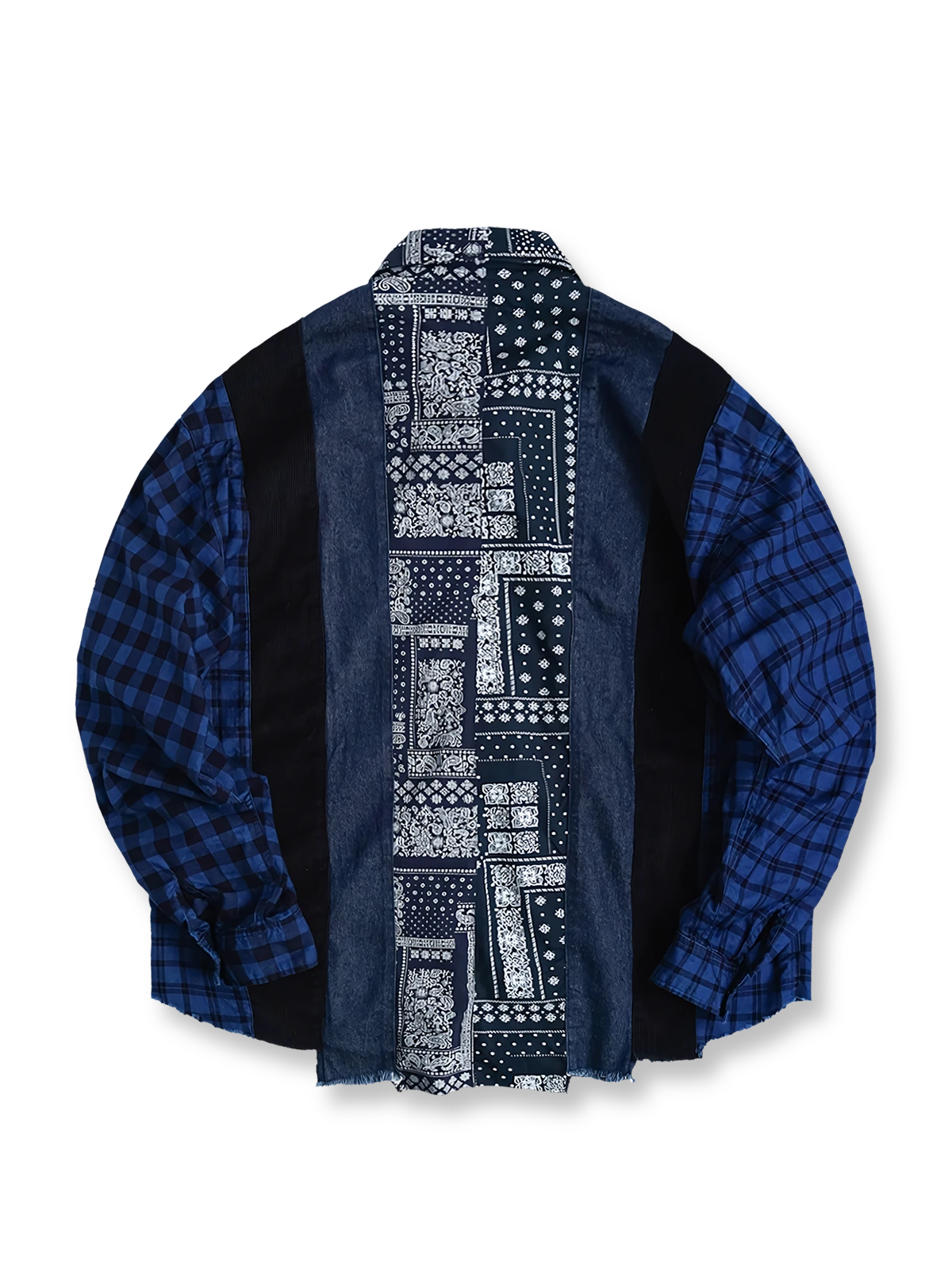 製品画像
「REMAKE パッチワーク アシンメトリーヘム 長袖シャツの正面全体図。藍染め織りのチェック柄、ペイズリー柄、デニム、コーデュロイなど、異素材を組み合わせたブルー系デザインが特徴で、分解・再構築のリメイクスタイルを採用した個性的なシャツ。」

詳細画像
「REMAKE パッチワーク アシンメトリーヘム 長袖シャツの素材ディテール特写。藍染め織りのチェック柄やペイズリー柄、デニム、コーデュロイなど6種類の異素材を組み合わせたパッチワークと、動きのあるアシンメトリーヘムのクローズアップ。袖部分には調節可能なタブも配置。」
