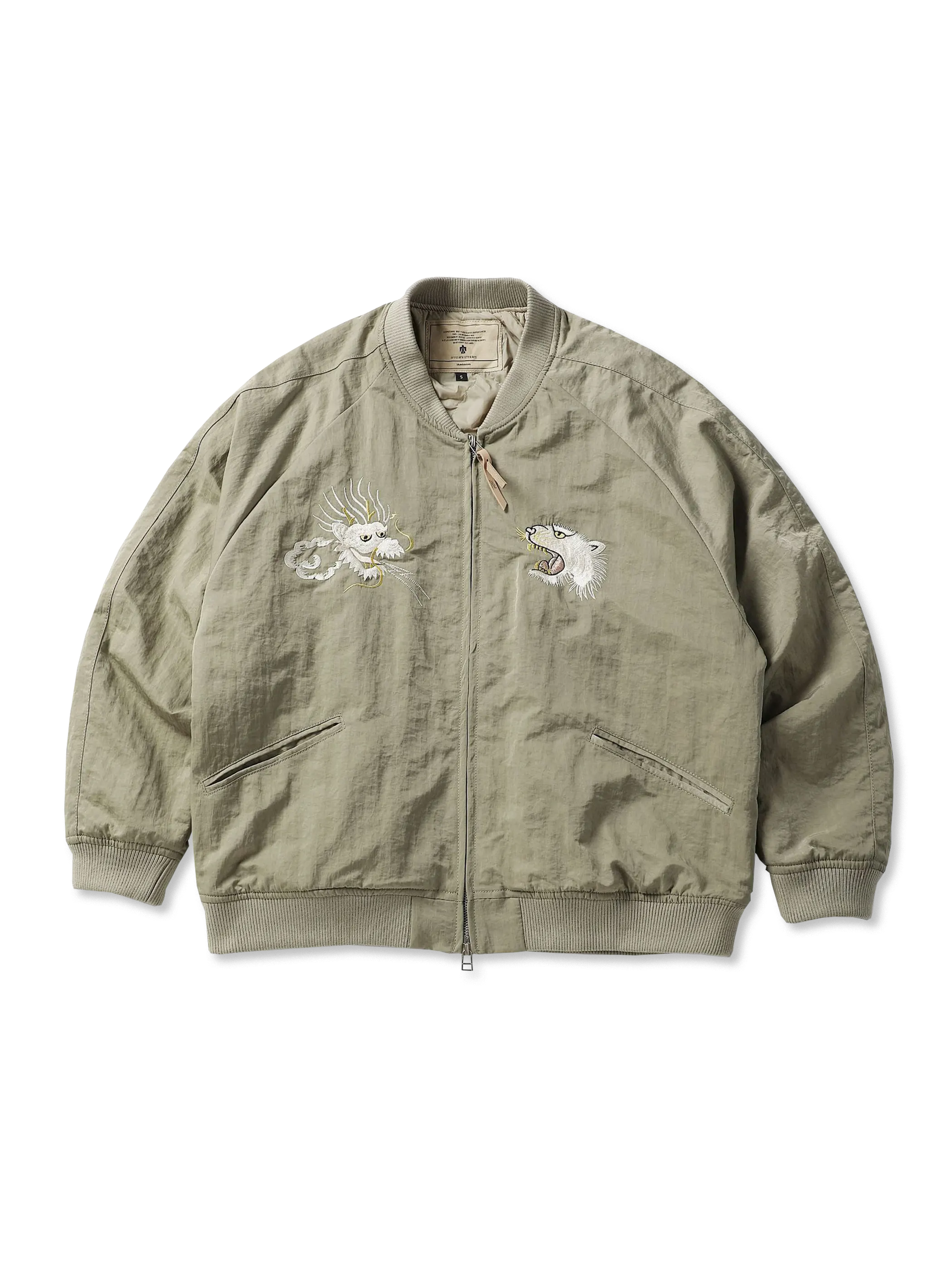 製品画像：スカジャン（横須賀刺繍ジャケット）全体展示