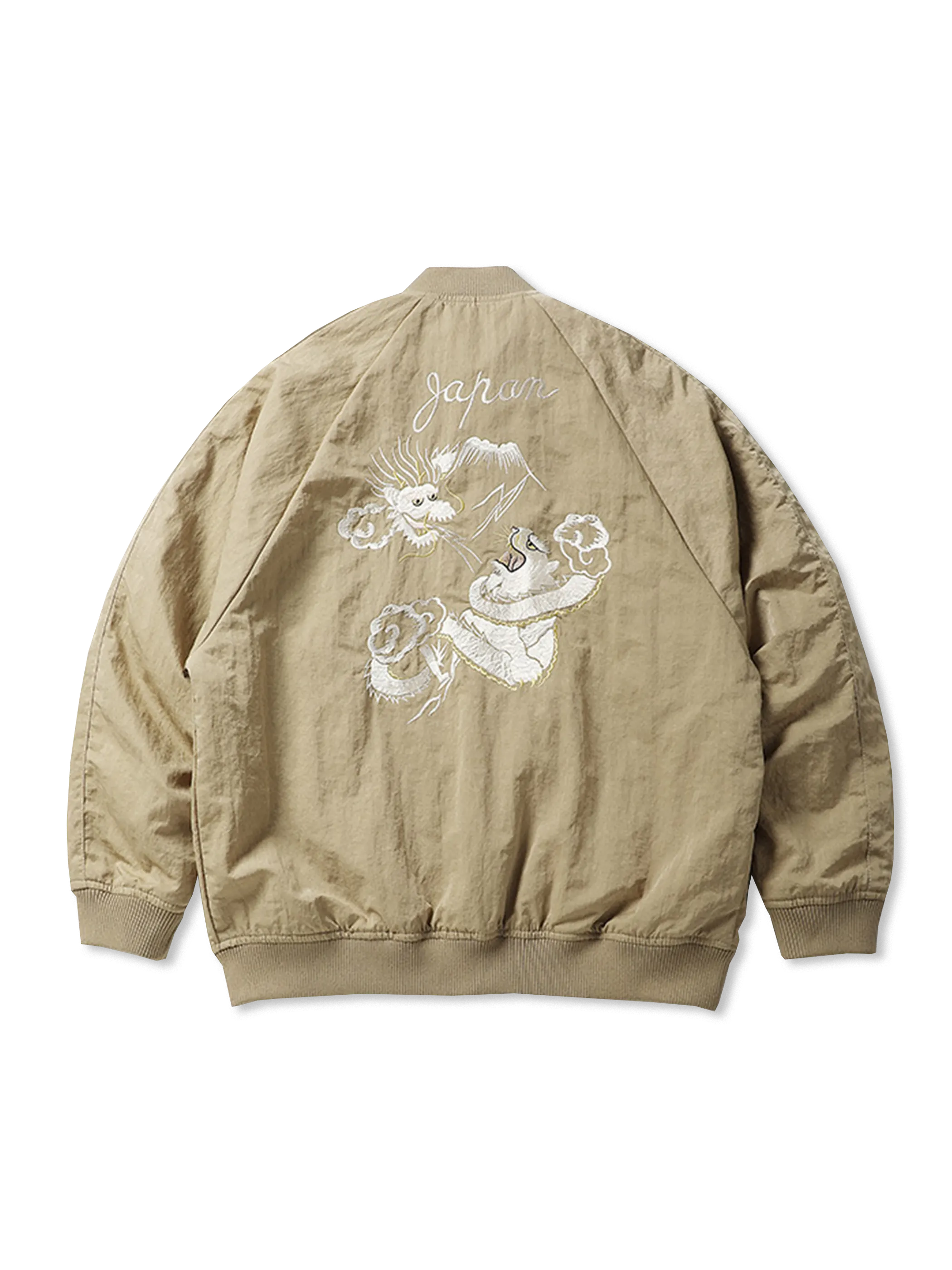 製品画像：スカジャン（横須賀刺繍ジャケット）全体展示
