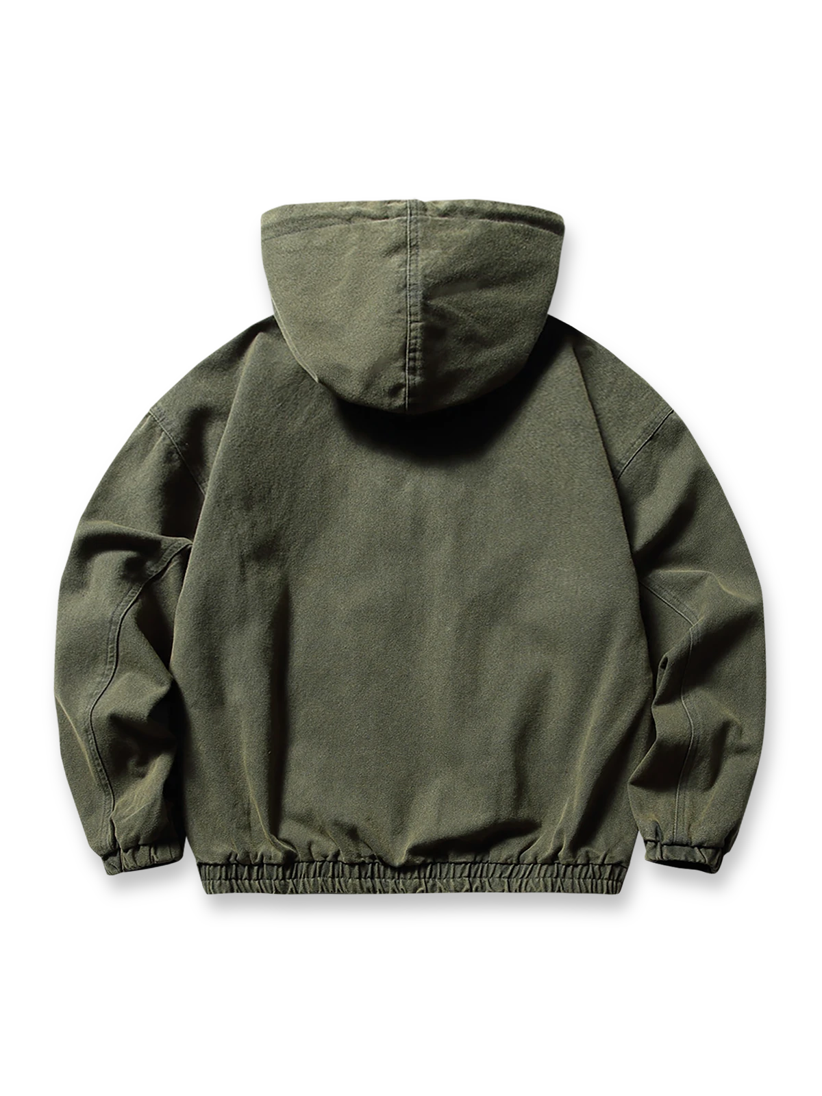 製品画像
「ウォッシュ加工によるヴィンテージ感漂うフード付きワークジャケット正面展示図。レトロな風合いと実用性が融合し、ダブルポケットとフードデザインが特徴的な一着。」

詳細画像
「ゴム仕様の袖口ディテールとウォッシュ加工による質感の特写。袖口のゴムが防風性と保温性を向上させ、ヴィンテージ風の仕上がりが際立つ。」