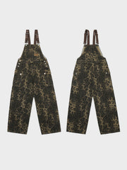 レオパード柄のオーバーオール、ゆったりしたフィット感で日常の活動に最適。