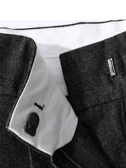 ハイウエストデニムショートパンツのディテールとデニム生地のクローズアップ