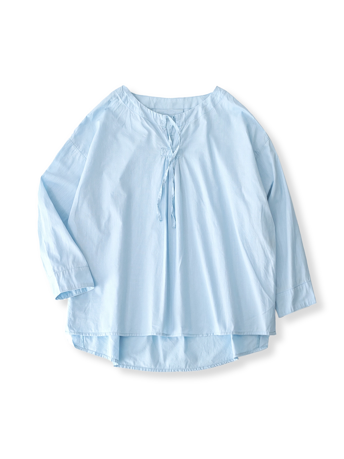 フランス風レトロ文芸風のベビーブルー ルーズフィット ラウンドネック ドローコード コットンシャツ全体像。