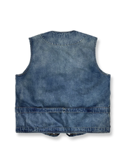 製品画像
手織りデニムベストの全体展示図。伝統的な竹籠編み技法を取り入れたユニークなデザインで、デニムの立体感と透かし模様が特徴的。

詳細画像
職人による手作業で編み込まれた細かなディテールと、ウォッシュ加工によるヴィンテージ感あふれるテクスチャの特写。素材感と風合いが際立つ。