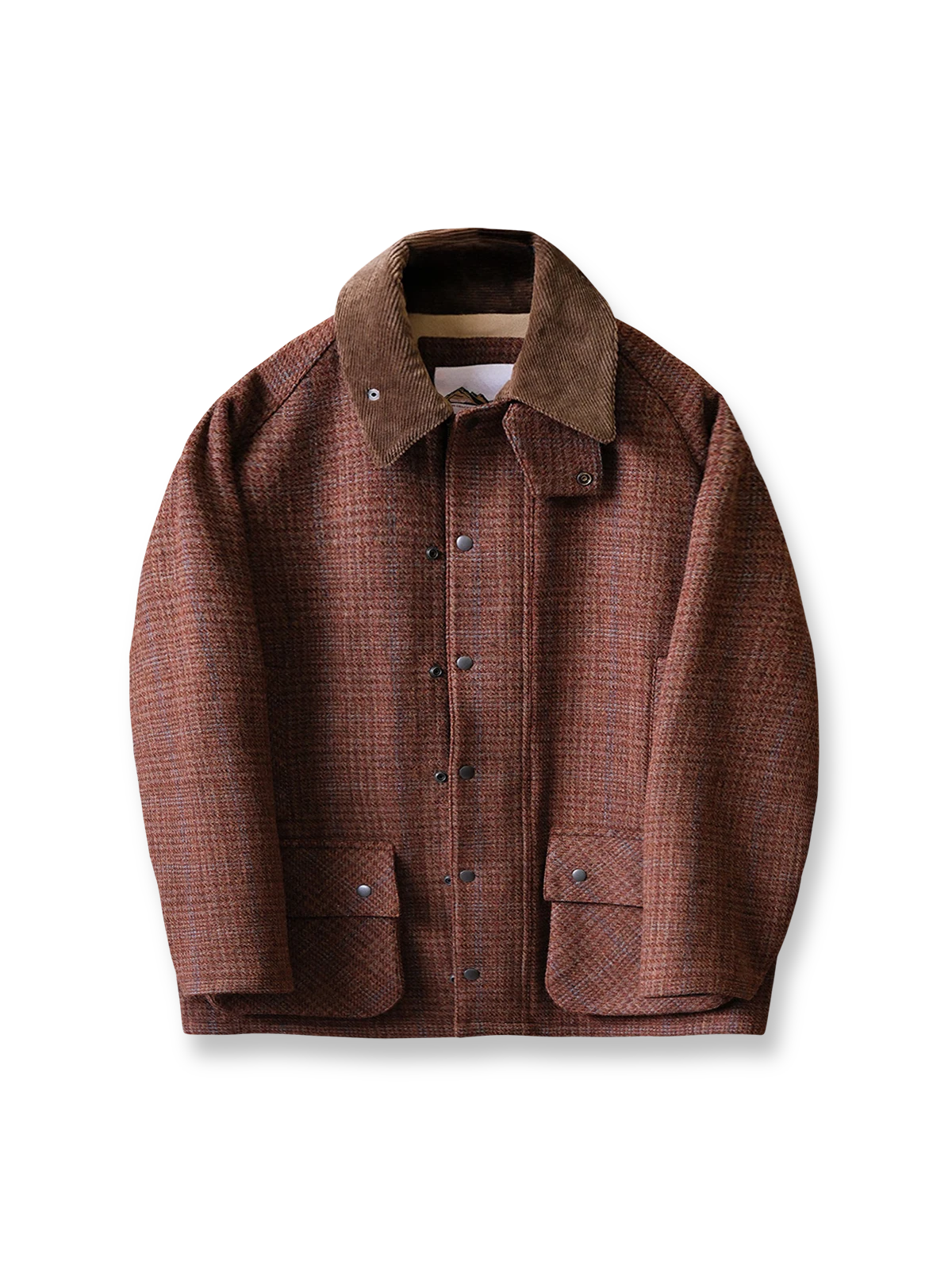 製品画像:
ヴィンテージウールハンティングジャケット全体展示。クラシックなハンティングスタイルデザインに、高密度ウールツイードとコーデュロイ襟が特徴的な、ヴィンテージ感と実用性を兼ね備えたジャケットの全体像を示す画像。
詳細画像:
コーデュロイ襟とフラップポケットのディテール。肩と肘部分に施された補強ステッチや、フィッシュボーンパターンのコットンライニングの細部が強調された画像。