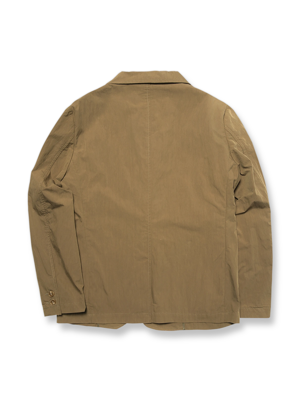 製品画像: 軽量な塩縮加工コットン100%ジャケットの正面画像、通気性とヴィンテージカットが特徴
詳細画像: 塩縮加工によるコットンジャケットの独特な質感とディテール、スリムフィットデザイン