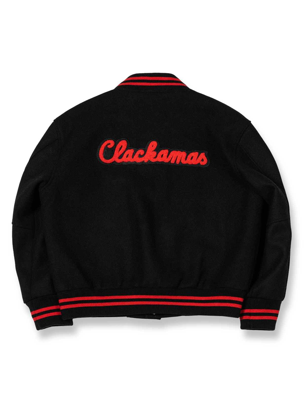 製品画像:
クラシックなアイビーリーグスタイルのスタジャン全体展示。1950年代のアメリカ大学スタイルをリバイバルしたデザイン、重厚なウール混紡素材が特徴。
詳細画像:
刺繍アルファベットとリブ編みのストライプディテールのクローズアップ。ヴィンテージ感のあるデザインがアメリカンキャンパススタイルを強調しています。