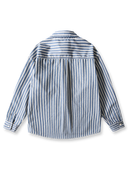 製品画像: ヴィンテージデニムストライプシャツの全体展示、クラシックなストライプデザインとデニム生地の融合を強調。