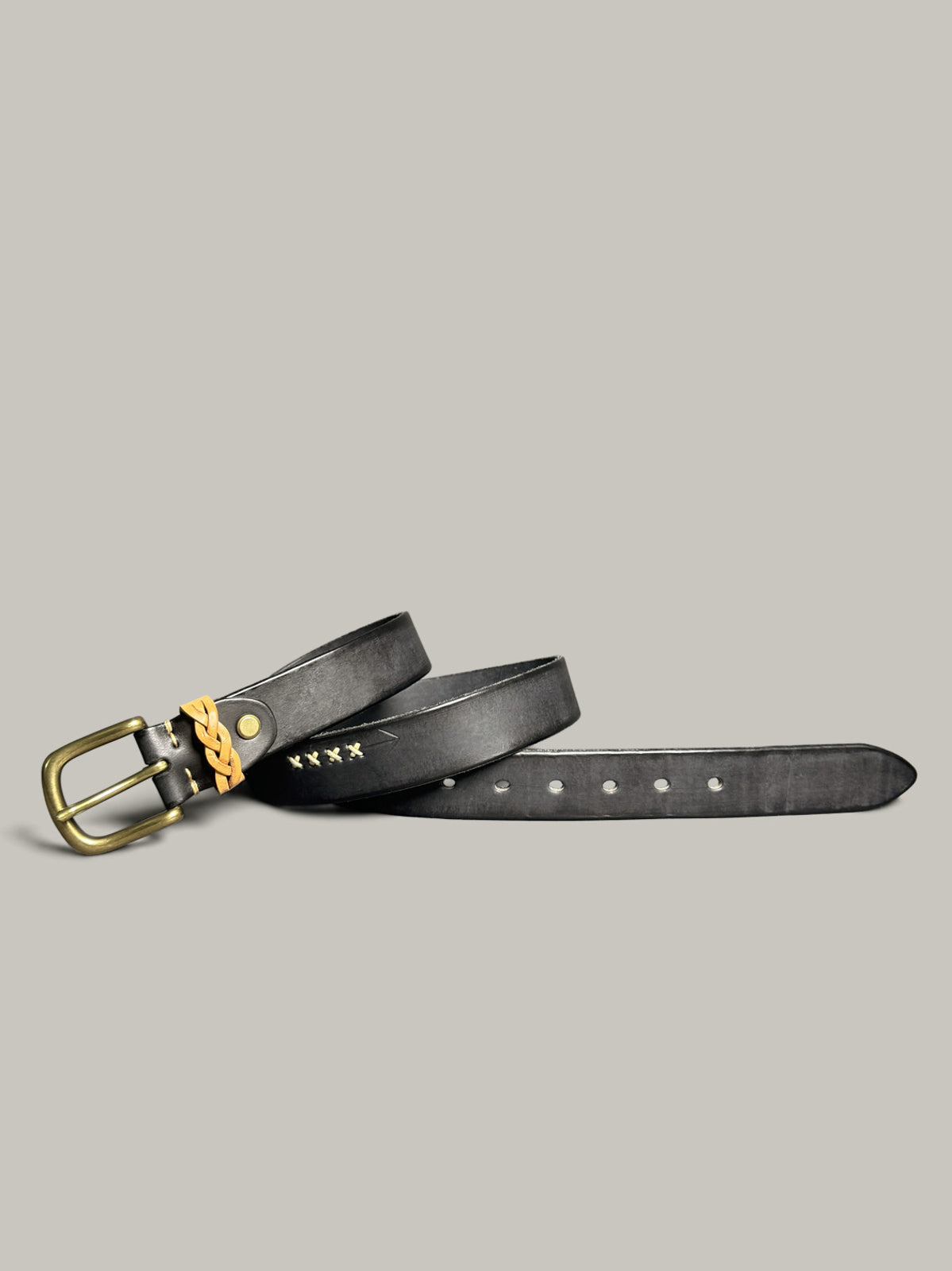 製品画像: ヴィンテージアメリカン手作りレザーベルトの正面図
詳細画像: レザーの質感と真鍮バックルのディテール