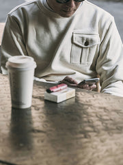 立体ポケット付き クルーネックコットンスウェット