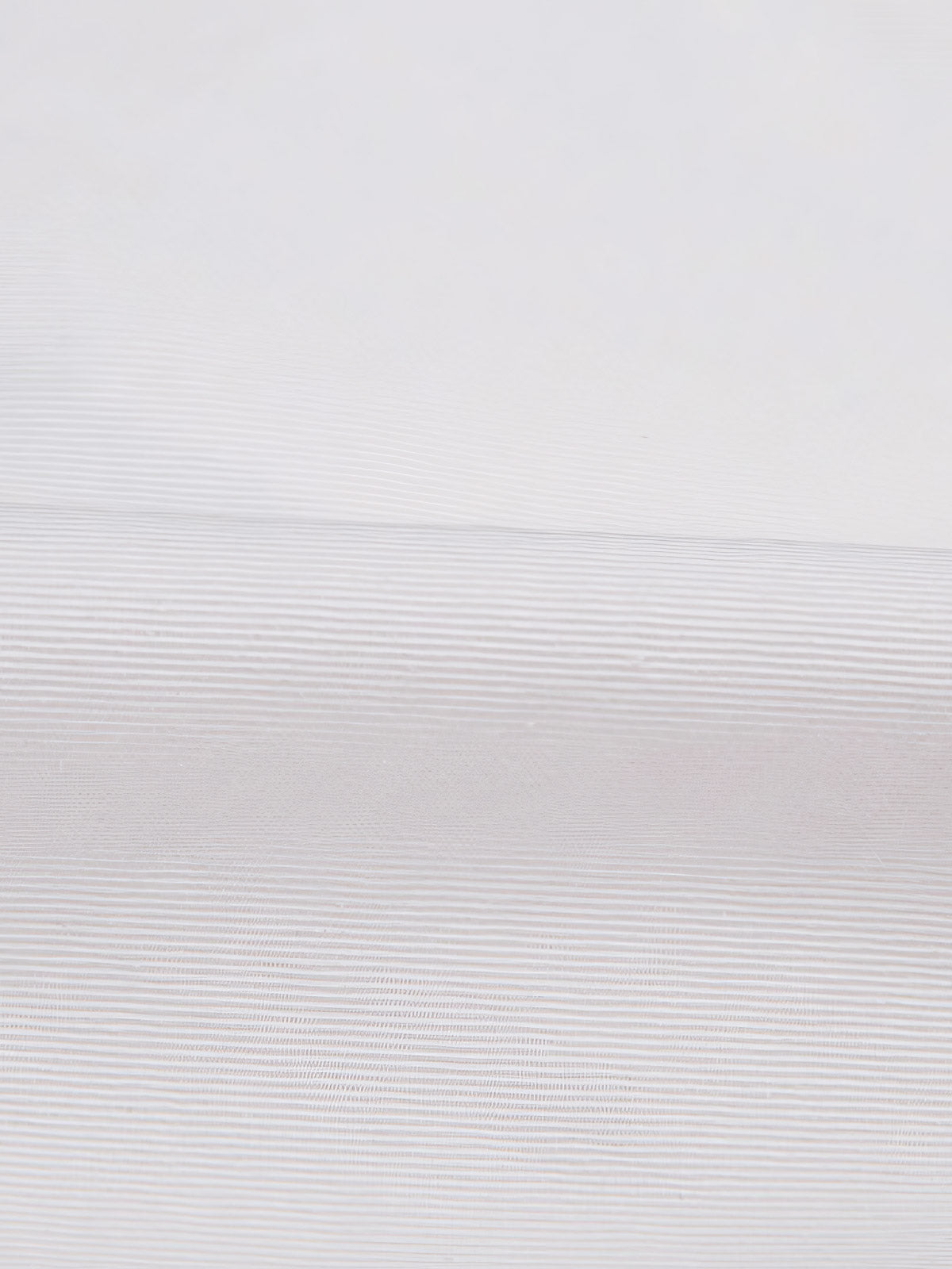 製品画像
「ヴィンテージ刺繍 長袖シャツ全体イメージ。胸元や背中に施されたアメリカンカルチャーを反映した刺繍が特徴のクラシックなデザイン。」

詳細画像
「胸元に描かれたカリフォルニアやハワイを象徴する文化的刺繍ディテールのクローズアップ。イーグルやフラダンスをする女性など、熟練の手作業によるヴィンテージ感あふれる仕上がり。」