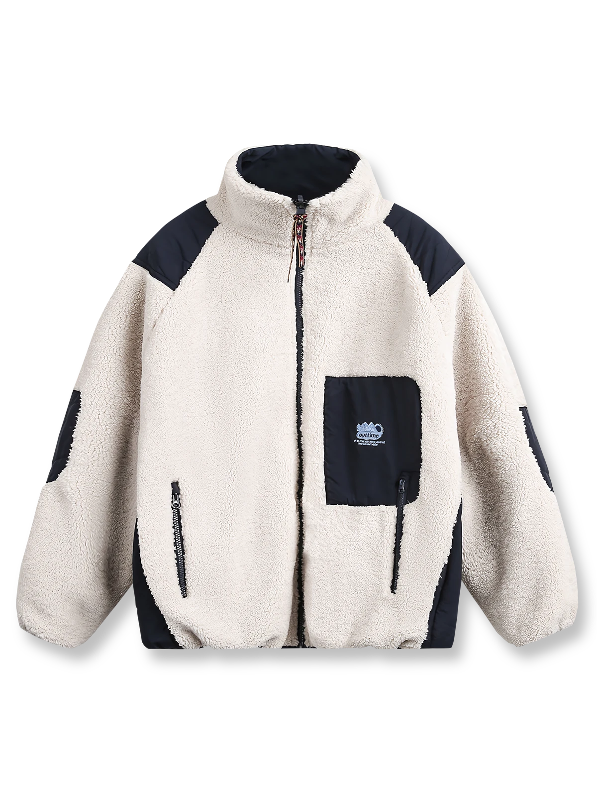 製品画像: リバーシブル シープスキン 中綿ジャケット。柔らかなシープスキンと耐久性のある織りナイロン素材を組み合わせた、多用途デザインの正面全体展示図。

詳細画像: バイカラーデザインと多機能ポケット、さらにハイネック仕様が特徴のリバーシブルジャケットのディテールクローズアップ。