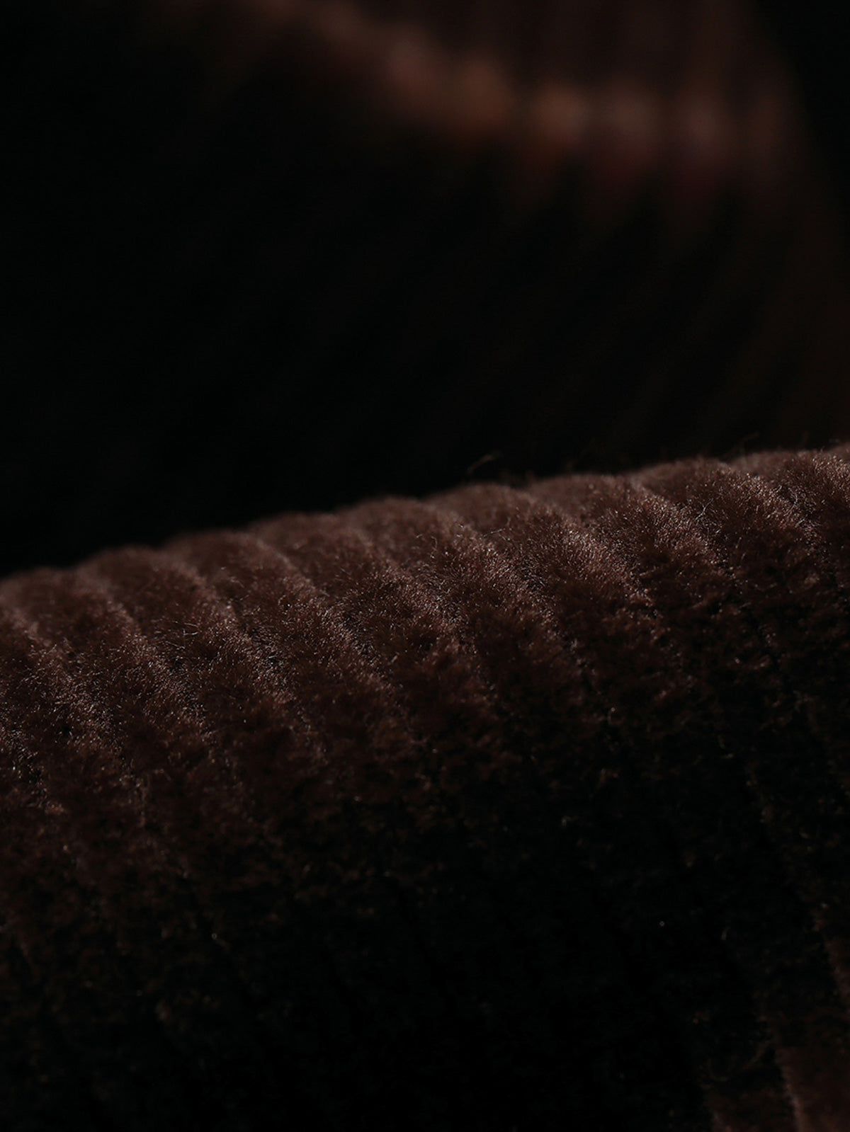 製品画像: ハイウエストコーデュロイワイドパンツの平置き画像 - 8ウェール素材と膝パッチデザインが特徴
詳細画像: 両膝パッチデザインとコーデュロイ素材のディテール - ヴィンテージ風の質感を表現