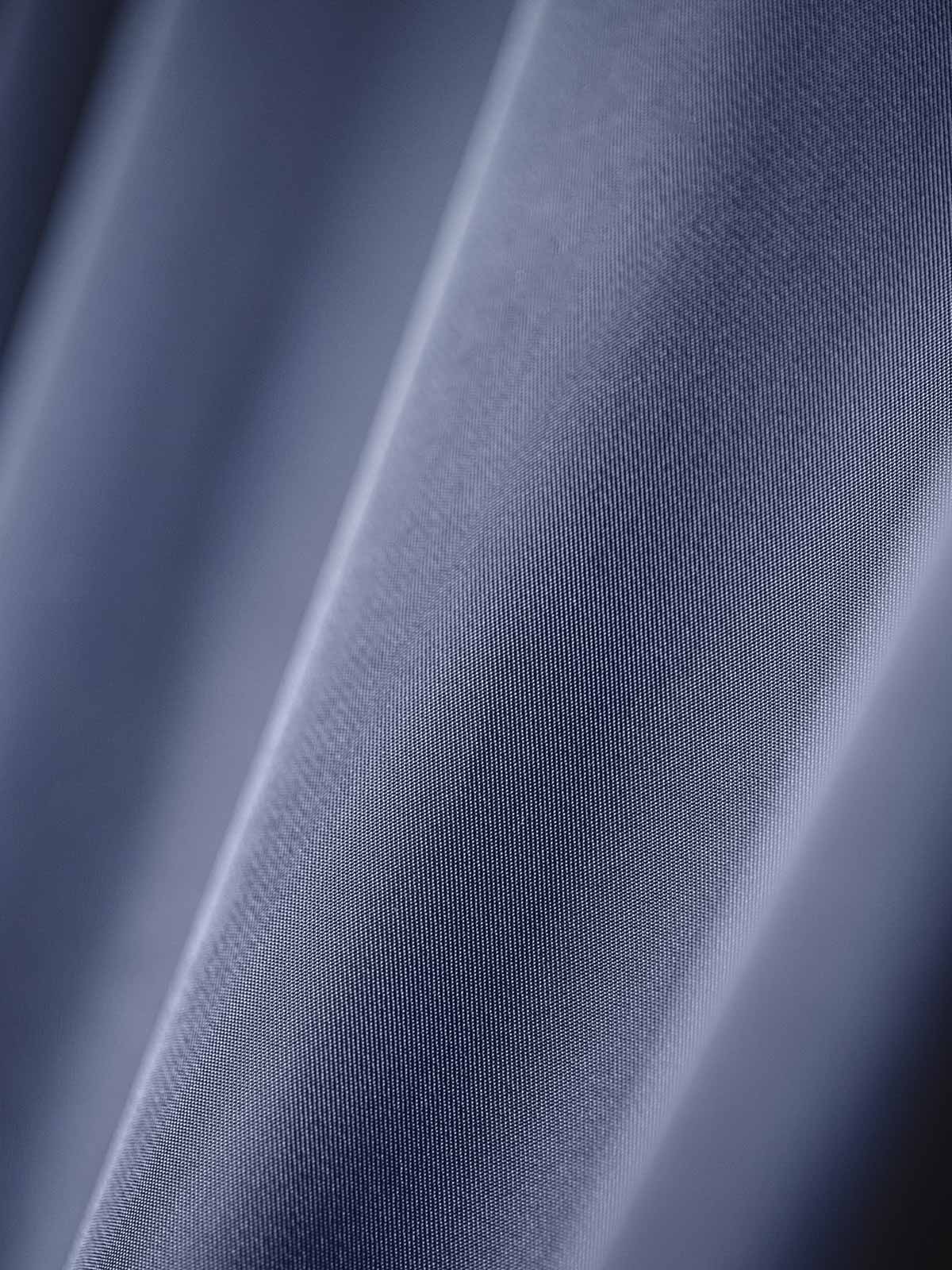 製品画像
「ミッドナイトネイビーのヴィンテージ感あふれる軽量刺繍ワークジャケット正面展示写真。150gナイロン素材とクラシックなフレーザータータンチェック裏地を組み合わせた秋冬の個性的な一着。」

詳細画像
「背面に施された『Hustle is Mentality』スローガンとダイヤモンド型チェーン刺繍のディテール写真。クラシックなデザインと挑戦者の精神を象徴するヴィンテージスタイルのジャケット。」