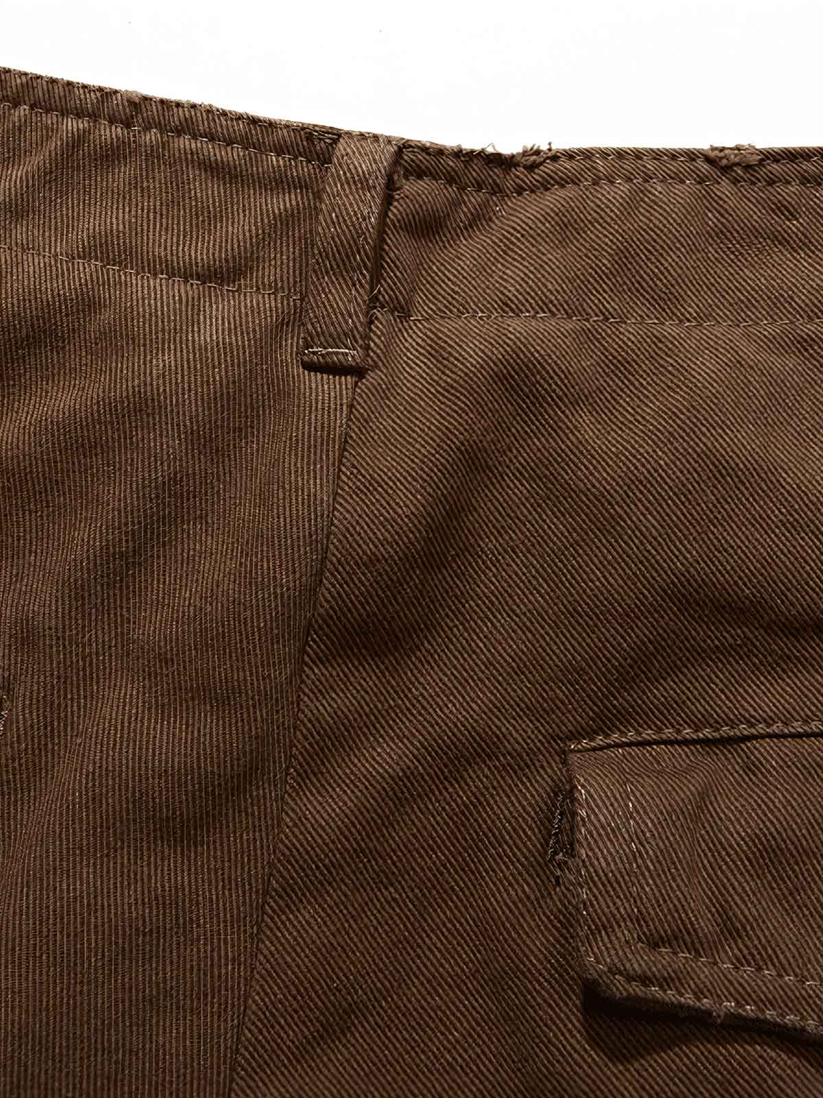 製品画像
ウォッシュドクラッシュ加工カーゴパンツ、ヴィンテージ感のあるクラッシュデザイン、精緻な水洗い加工で柔らかな生地感、カジュアルでストリート感を強調、実用的な大きなポケットがアクセント

詳細画像
ウォッシュドクラッシュ加工によるヴィンテージスタイル、柔らかなコットン生地、シンプルなストレートカットシルエット、大きなポケットが特徴的で実用性が高い、リラックスしたカジュアルスタイルに最適