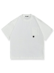 製品画像: ポケット装飾付きラウンドネックシャツの正面画像