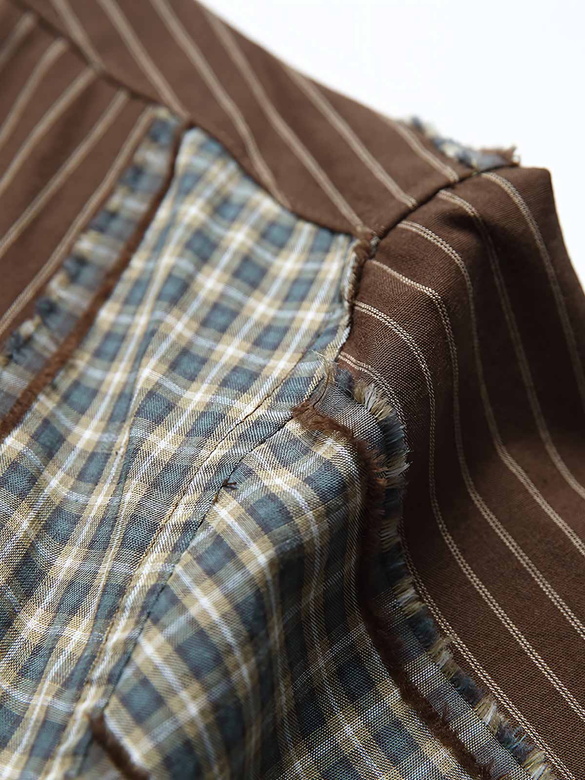 パッチワークとストライプデザインのディテール