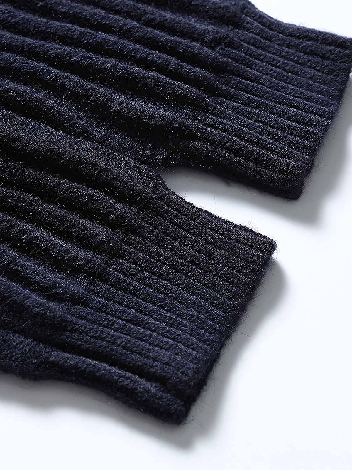 製品画像
"ストライプ ニット編み カーディガン、リブ編みの裾デザインでフィット感を向上させ、精緻なストライプ編みが視覚的にスタイルを引き立てるカーディガン、柔らかく伸縮性のあるニット素材"

詳細画像
"ストライプ編みが特徴的なニットカーディガン、リブ編みの裾デザインで着心地とフィット感を向上、柔らかなニット素材で暖かさと伸縮性を提供、ネイビーとコーヒー色の2色展開"