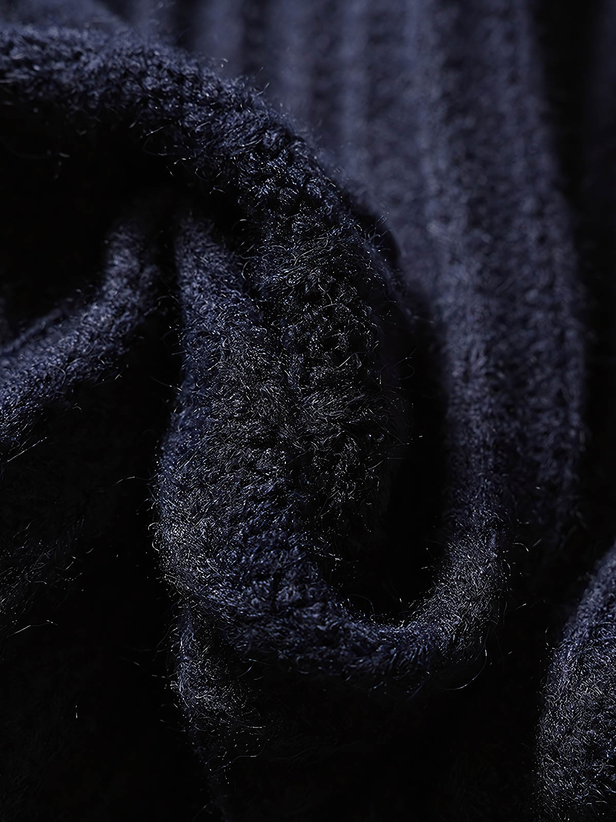 製品画像
"ストライプ ニット編み カーディガン、リブ編みの裾デザインでフィット感を向上させ、精緻なストライプ編みが視覚的にスタイルを引き立てるカーディガン、柔らかく伸縮性のあるニット素材"

詳細画像
"ストライプ編みが特徴的なニットカーディガン、リブ編みの裾デザインで着心地とフィット感を向上、柔らかなニット素材で暖かさと伸縮性を提供、ネイビーとコーヒー色の2色展開"