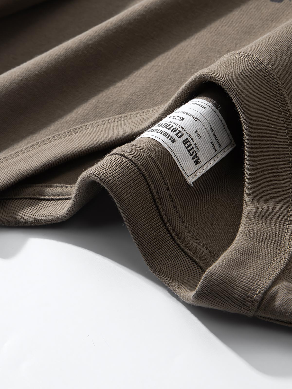 Tシャツのバイカーアルファベットプリント図案の詳細