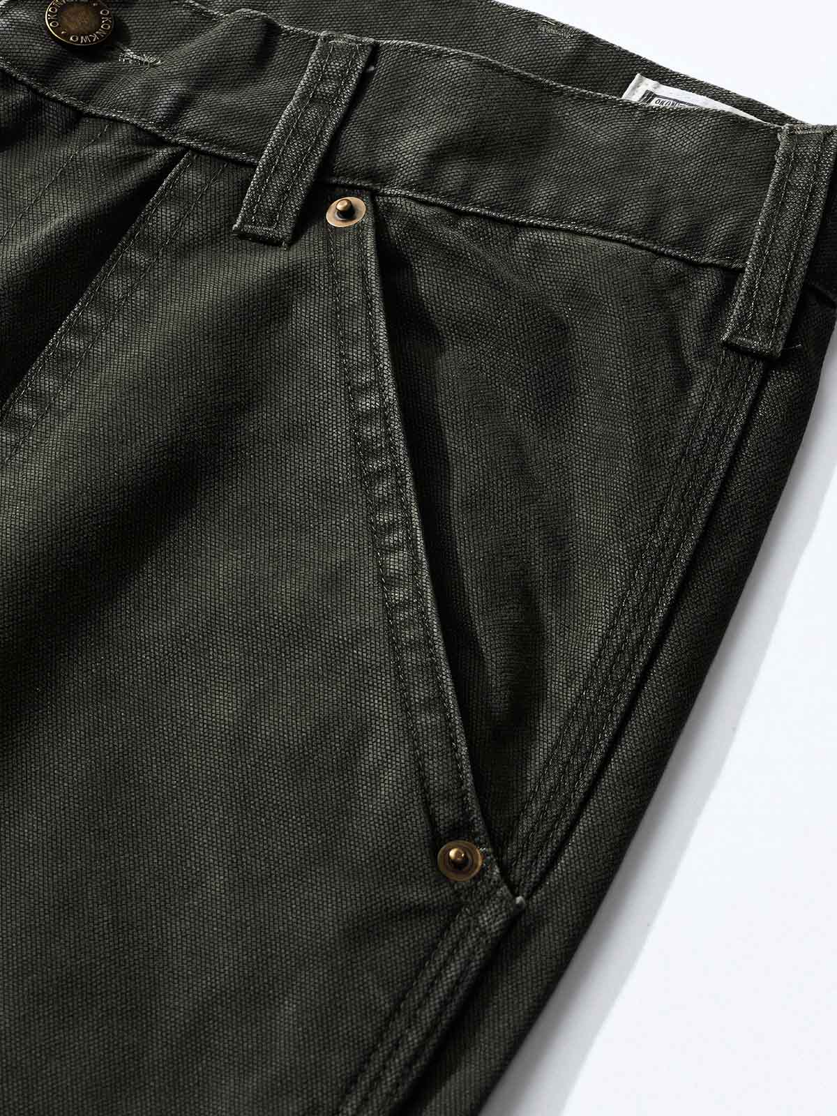 製品画像: 4色展開のWabashストライプロガーパンツ。クラシックなWabashストライプデザインと高耐久性の12oz帆布素材を使用し、アウトドアや作業シーンに最適な実用的でスタイリッシュなアイテム。

詳細画像: Wabashストライプの独特なドット柄と、膝部分の強化布ディテール。耐摩耗性に優れ、長時間の使用にも耐えるデザイン。