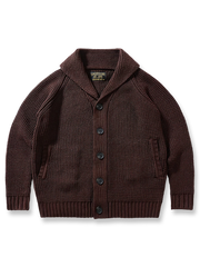 製品画像:
「ラウンドカラー ウール混紡 カーディガンの全体正面展示図。クラシックなワッフル柄デザインとウール65%混紡素材が特徴で、保温性とヴィンテージ感を兼ね備えた冬の定番アイテム。」

詳細画像:
「ラウンドカラー ウール混紡 カーディガンのワッフル柄ディテールとジャカード織り縁部分のクローズアップ。立体感のある柄と丁寧な縁加工が、全体の質感とデザイン性を引き立てます。」