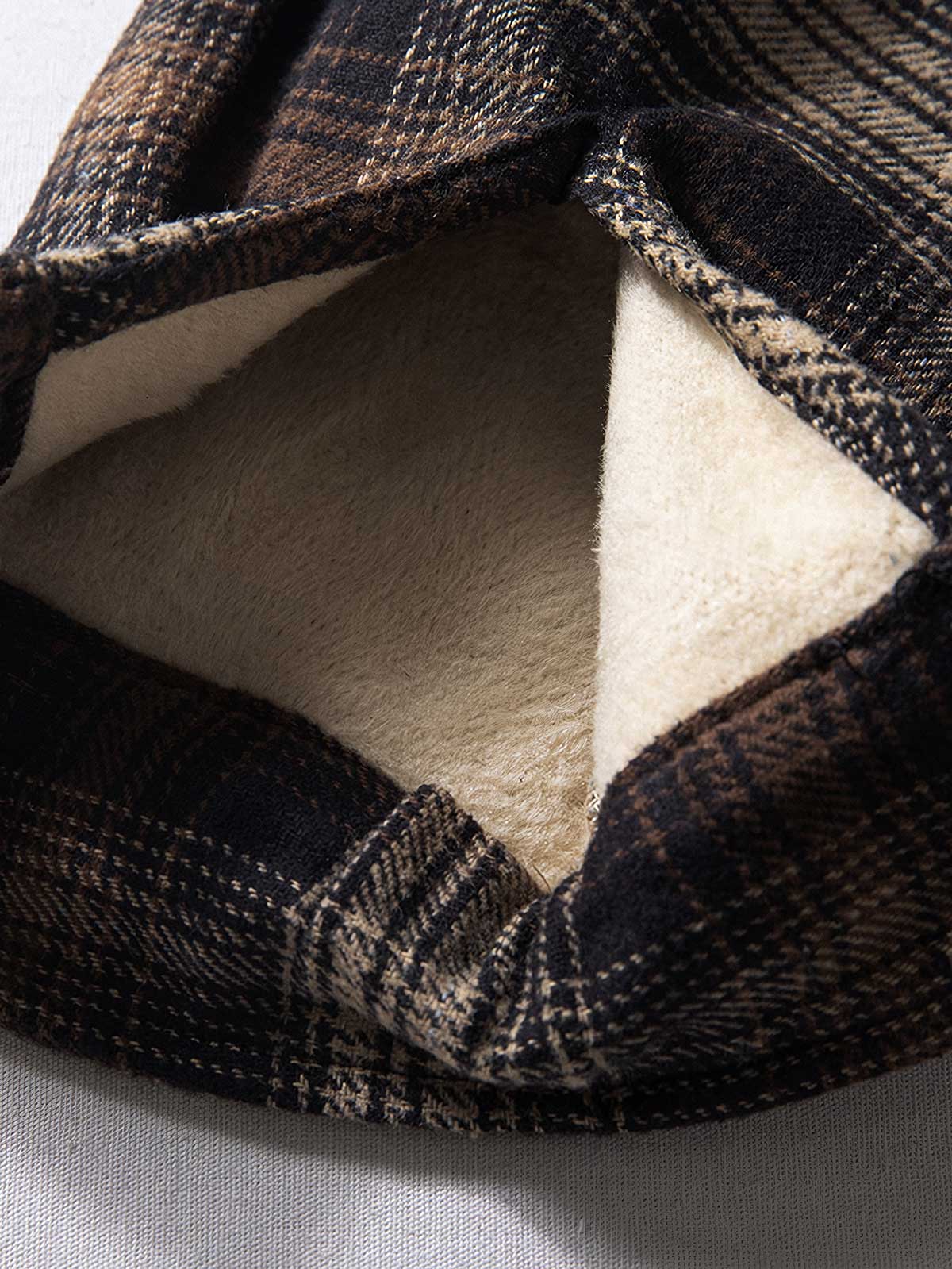 製品画像
「クラシックなバイカラーチェック柄デザイン、100%コットン表地とポリエステル裏起毛素材、冬の保温性と快適な着心地を提供する厚手シャツジャケット」

詳細画像
「100%コットン表地のチェック柄シャツジャケット、ポリエステル裏起毛素材で抜群の保温性、ゆったりとしたルーズフィットシルエットで幅広い体型に対応」